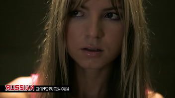play A morena gostosa tem um súbito desejo anal