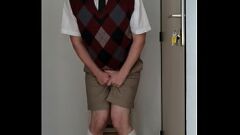 play 绝望的制服小学生的全膀胱尿尿困境