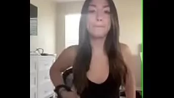 Reproduzir Chick on ameporn esfregando os mamilos