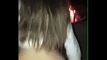 play Adolescente joga a bunda em seu meio-irmão na fogueira