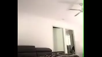 Redare Fundul ăla arată bine în fusta aia mini