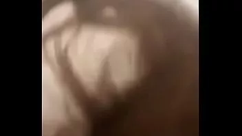 播放 老兄指着女朋友，最后在 ameporn 上口交