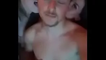 play Amico che si diverte con le donne del Regno Unito su ameporn