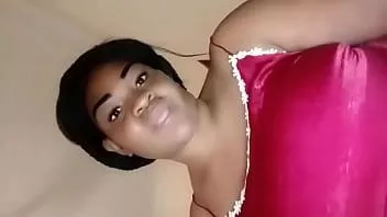 Jouer Big Black Booty Mom a soif d'une bite interraciale blanche et les taquine