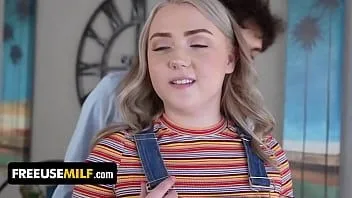 play Mama vitregă fierbinte, sydney paige și iubita drăguță eva nyx lasă-i pe stud excitat să le folosească - freeuse milf