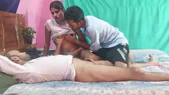 play সেরা বন্ধুদের সাথে হট কলেজ থ্রিসম: স্লুটি টিন গেটস ফাকড বাই টু গাইস