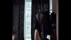 play Gespierde amateur pronkt met zijn grote lul tijdens het schoonmaken van de badkamer