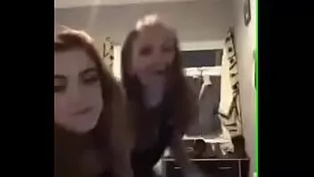 Reproducir Adolescentes británicos provocando y mostrando tetas en ameporn