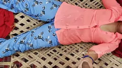 Reproducir La niña india de desi exclusiva se moja y se mete en un intenso encuentro interracial 4K xxx