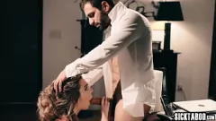 चलाएँ हॉट गोरी किशोरी टिफ़नी वॉटसन, इस कट्टर अश्लील वीडियो में एक बड़े कठोर लंड को अविश्वसनीय मुख-मैथुन देती है