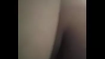 Riproduci Limonare con la sua amica mentre viene scopata su ameporn