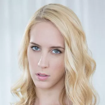 Star du porno Cadence Lux