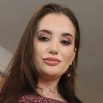 قناة Gia Paige