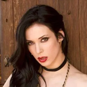 قناة Aiden Ashley