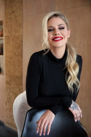 পর্নস্টার Jessa Rhodes