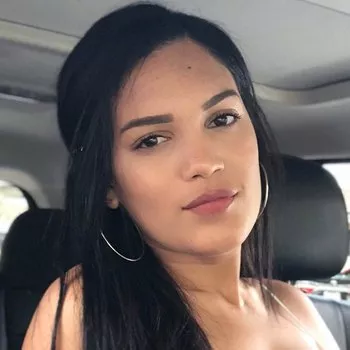 Actrita Alina Belle