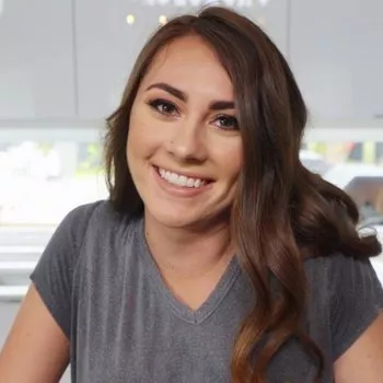 قناة Mackenzie Mace